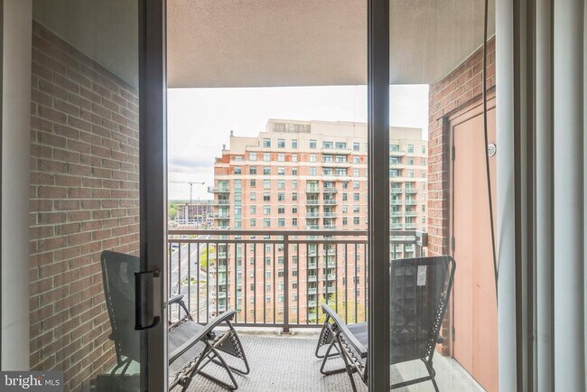 Foto del edificio - 11710 Old Georgetown Rd
