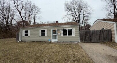 Building Photo - 5700 E 10th Ave