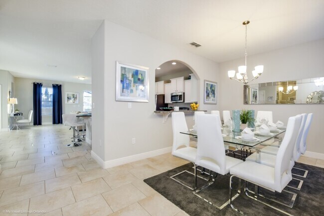 Building Photo - 4201 Oakview Dr