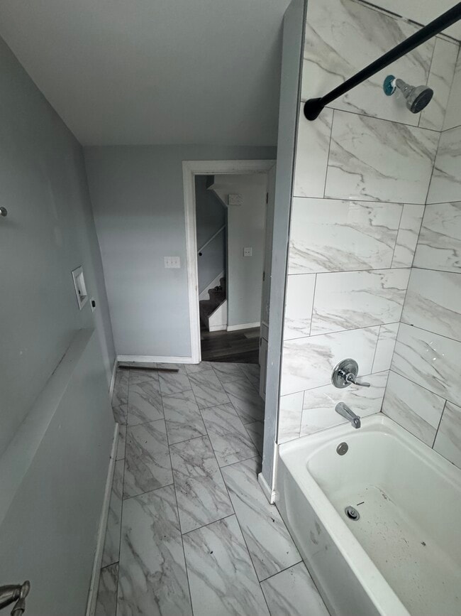 Foto del edificio - 529 W 7th St