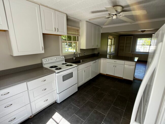 Foto del edificio - 1608 Brigham Rd