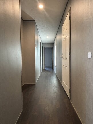 Building Photo - 3150 Plateau Dr