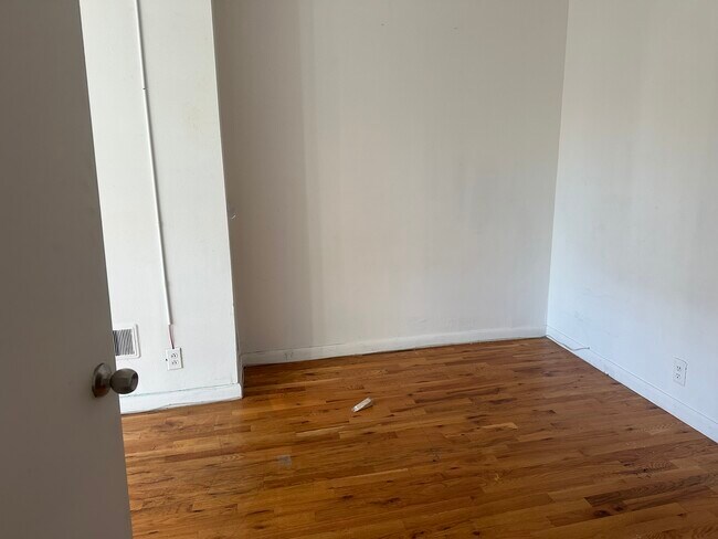 Foto del edificio - 131 Sayre St