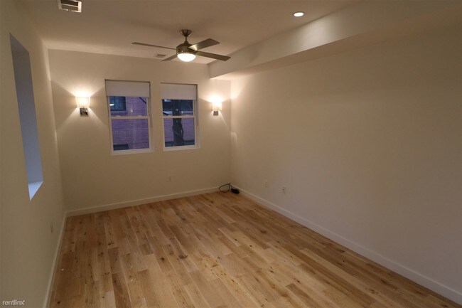 Foto del edificio - 1324 S St SE