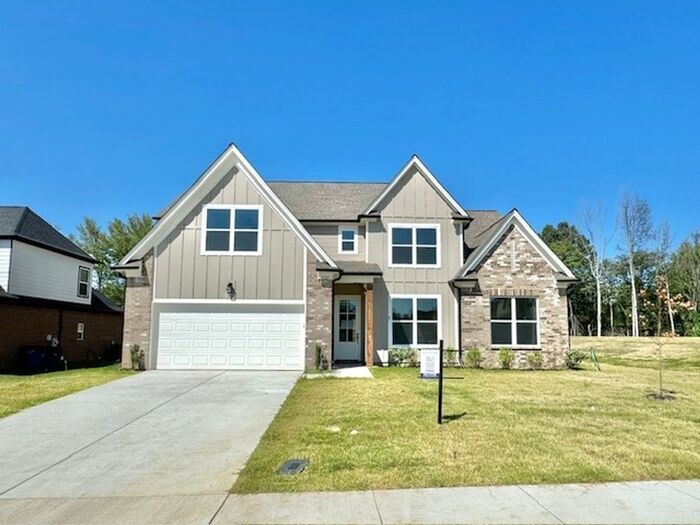 Primary Photo - $900 Move-In Special! 5-Bedroom 3 Bath Hom...