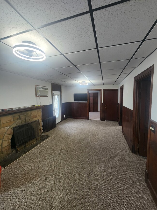 Building Photo - 368 Sweeney St