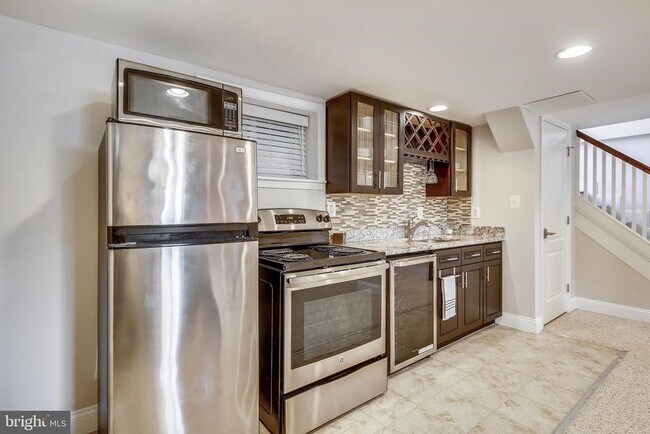 Foto del edificio - 905 Quackenbos St NW