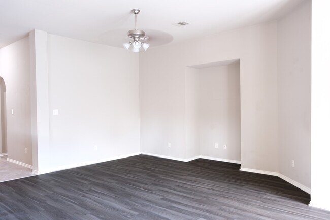 Foto del edificio - 2107 Sherbrook Park Ln