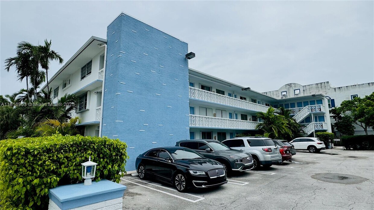 Foto principal - 1120 102nd St