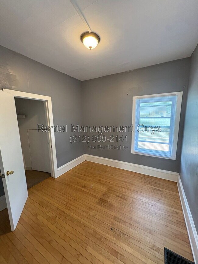 Foto del edificio - 2411 Golden Valley Rd