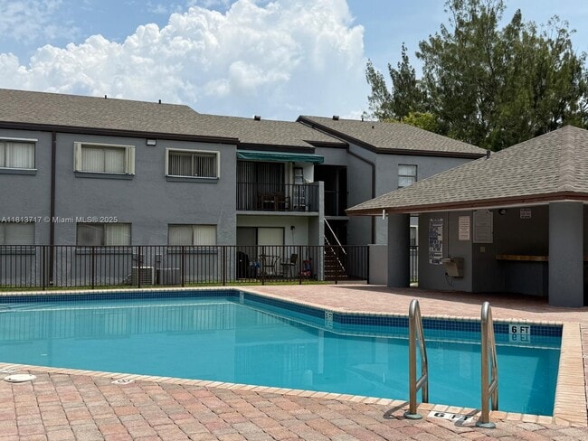 Foto del edificio - 7429 SW 152nd Ave