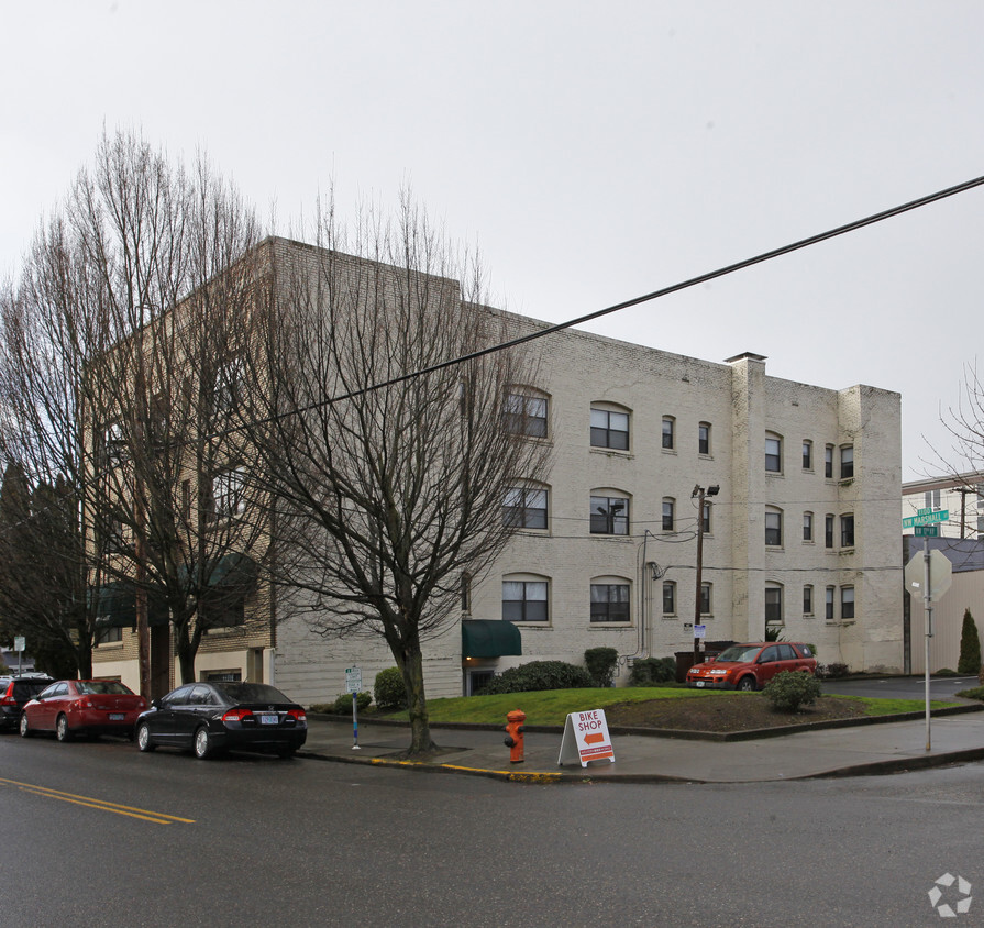 Foto del edificio - Marshall Arms Apartments