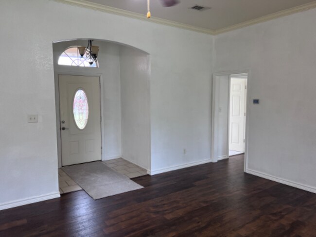 Building Photo - 5023 Guadalupe Ct