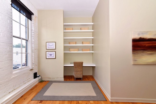 Building Photo - 105 Whitaker St