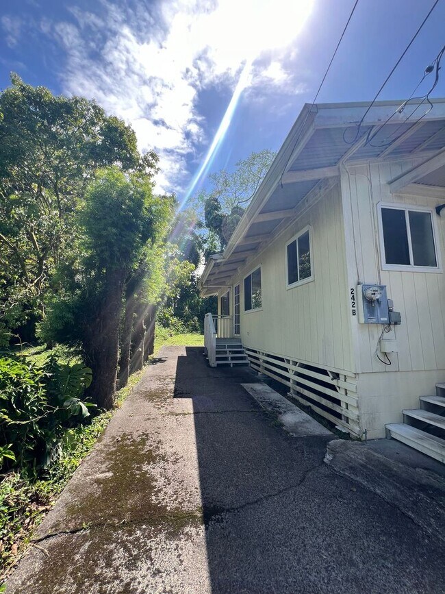 Building Photo - Cozy 2 bedroom right in Hilo