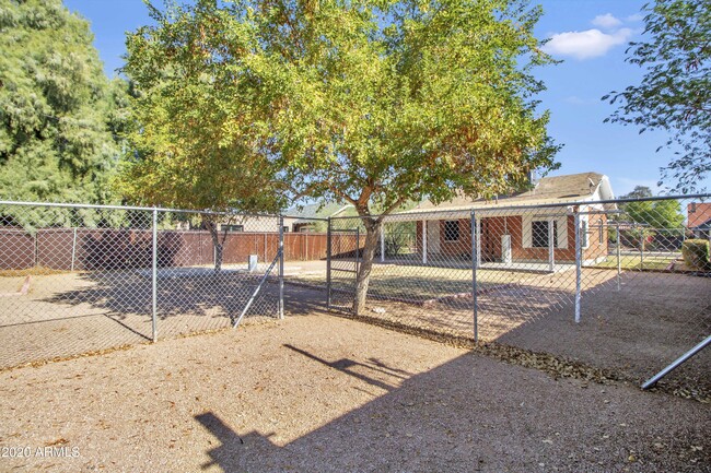 Building Photo - 2506 N Edgemere St