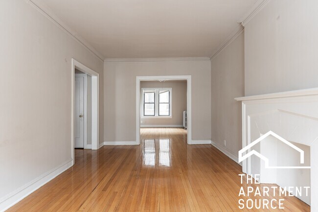 Foto del edificio - 1373 W Estes Ave