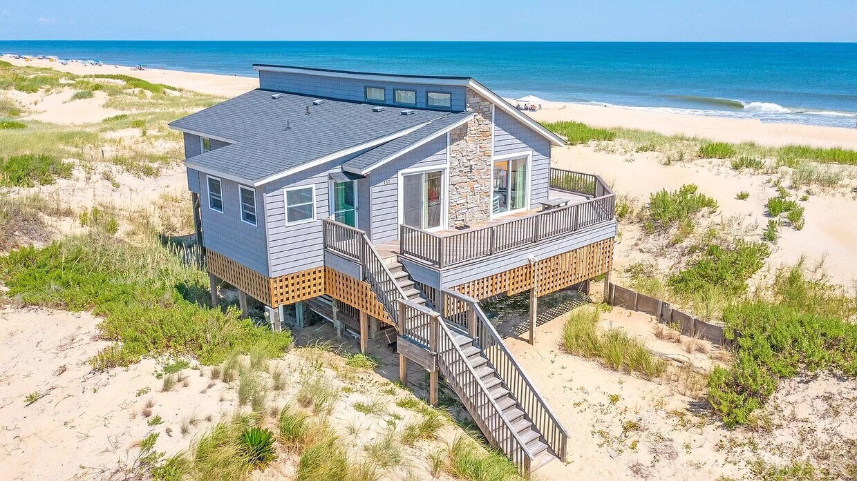 Primary Photo - 117 E Oregon Dr
