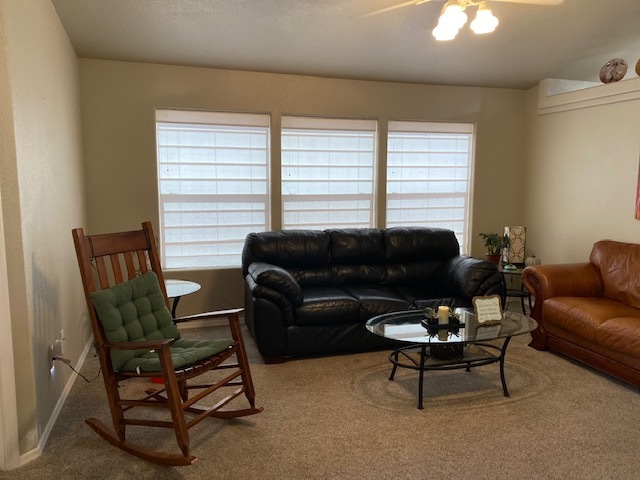 Building Photo - 2422 E Prickly Pear Dr
