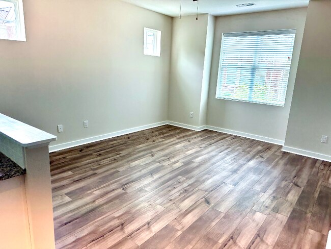 Foto del edificio - 822 Laurel Gate Dr