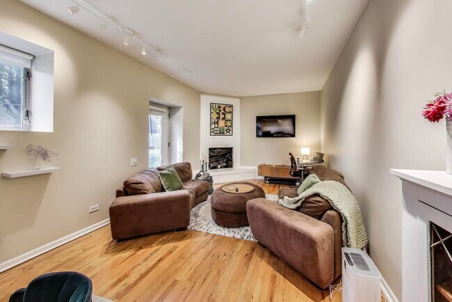 Foto del edificio - 1640 W Diversey Pkwy