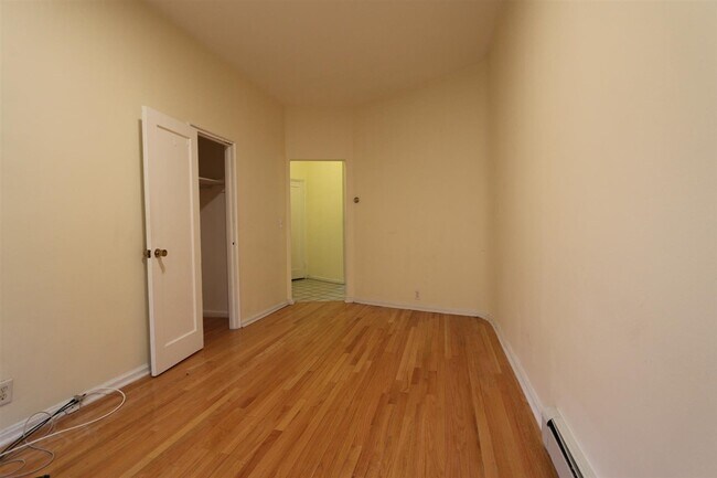 Foto del edificio - 327 2nd St