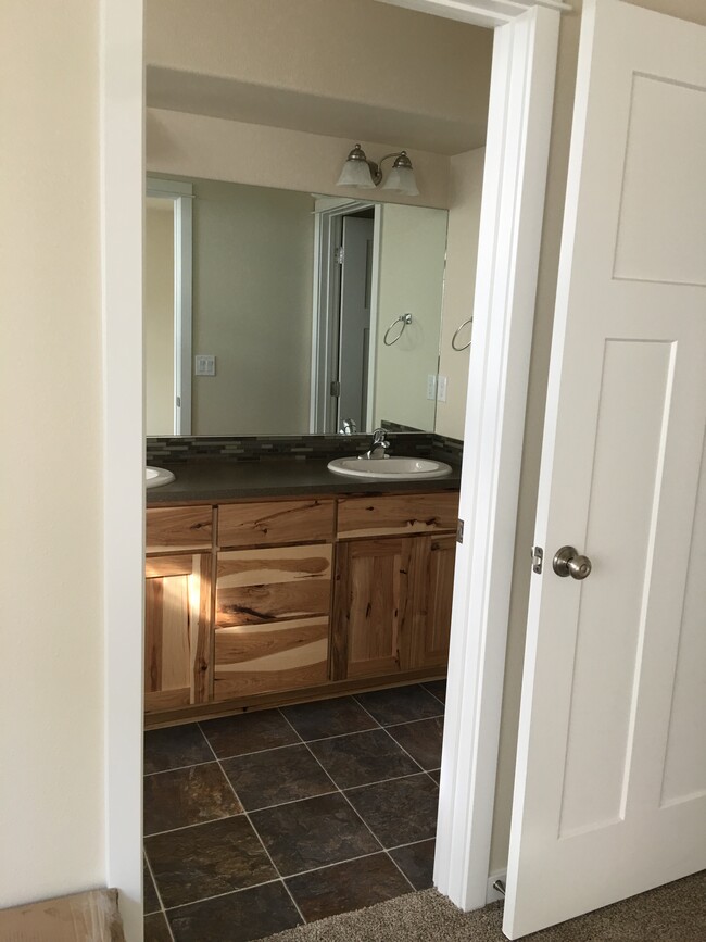 Building Photo - 1107 Hourglass Ln