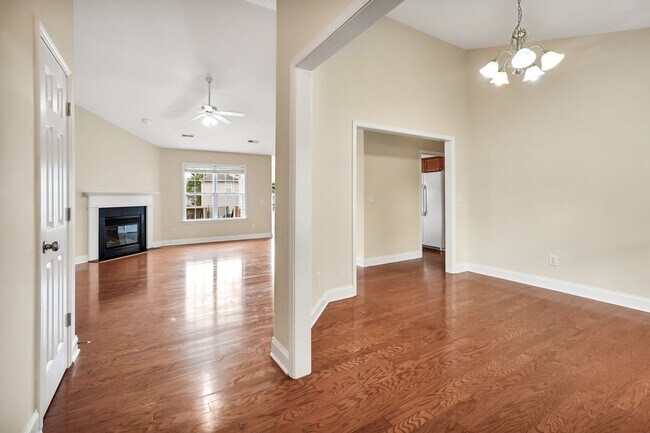 Building Photo - Leland Wedgewood at Lanvale community, Great open floor plan, on level, hardwoods, fire place, ma...
