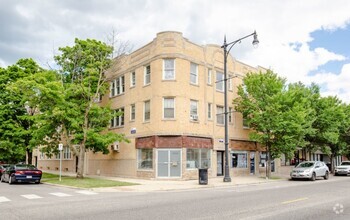 Building Photo - 5135 W Windsor Ave