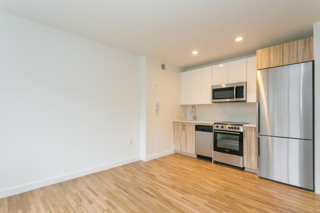 Building Photo - 337 W 30th St