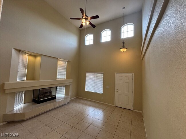 Foto del edificio - 10961 Fintry Hills St