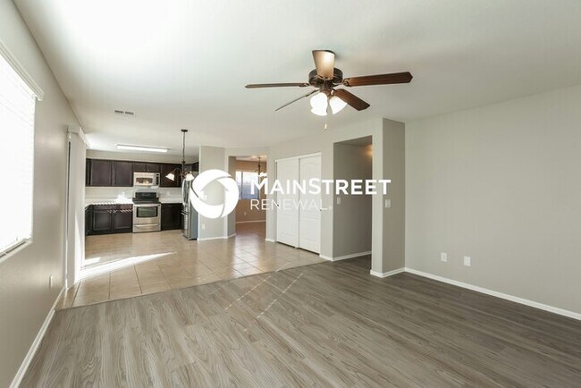 Foto del edificio - 4 Bedroom Pet-Friendly Home in Phoenix, AZ with Main Street Renewal