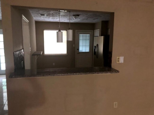 Building Photo - 18002 Glenledi Dr