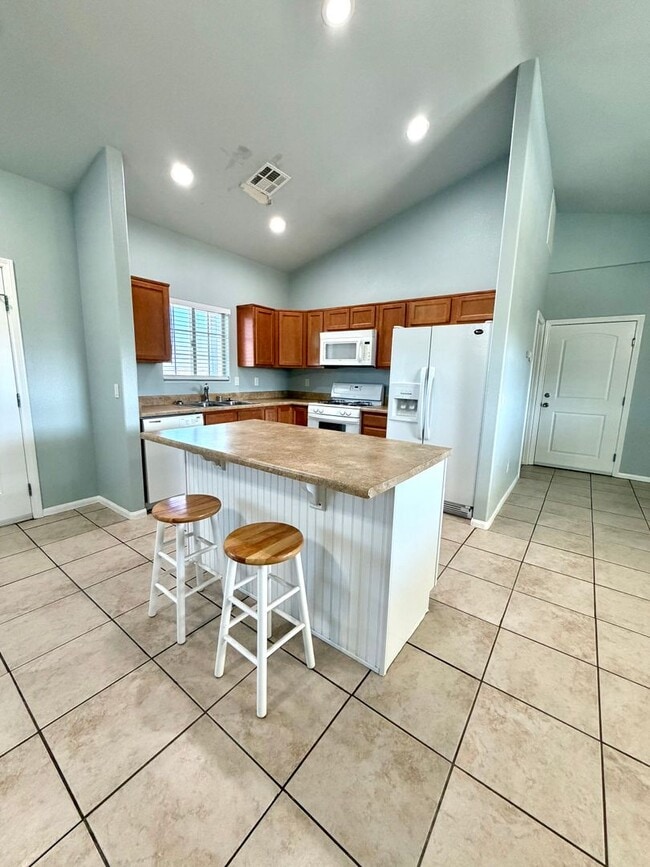 Foto del edificio - Beautiful 3 Bedroom 2 Bathroom Home