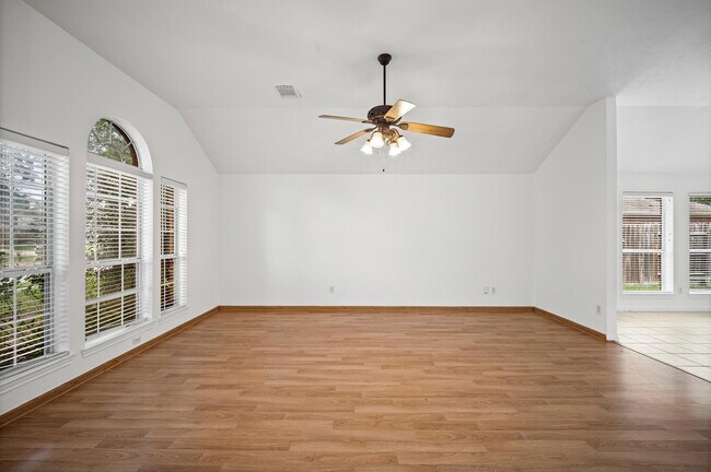 Foto del edificio - 26115 Cypresswood Dr