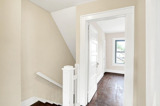 Photo - 626 N Riley Ave Townhome