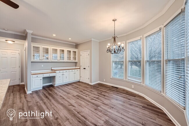 Building Photo - 853 White Aster Ct