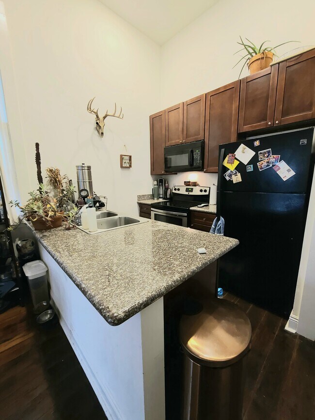 Building Photo - 410 N Tonti St