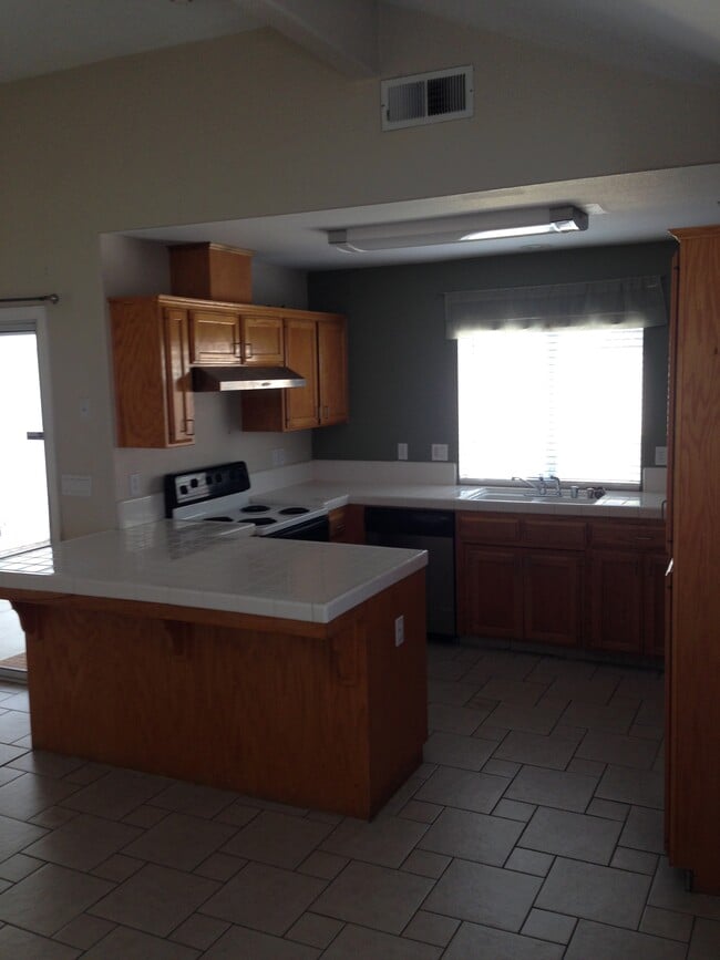 Building Photo - 3440 W Tenaya Way