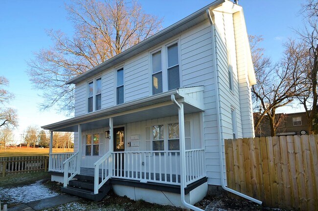 Building Photo - 610 Union St