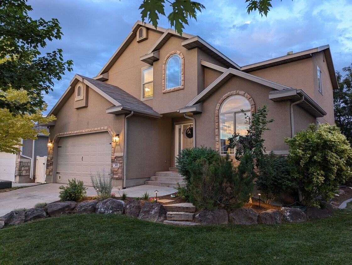 Primary Photo - 5 Bedroom/3.5 Bathroom House in Lehi