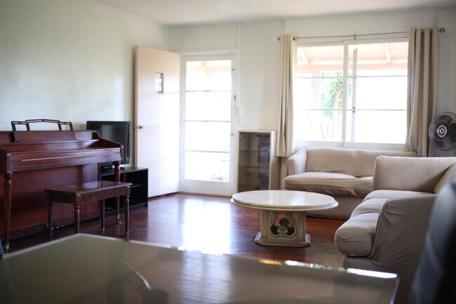 Foto del edificio - 320 Longley Pl
