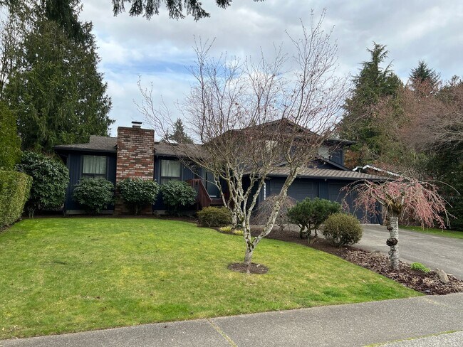 Building Photo - Gorgeous 3 Bedroom 2 Bath Home in Desirable Fairwood, Renton