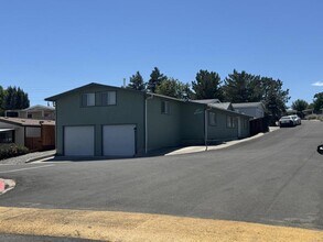 Building Photo - 2775 Snapdragon Wy