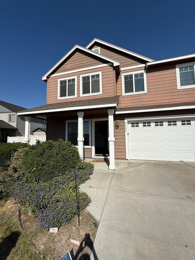 Foto del edificio - Spacious 4-Bedroom Rental Home in Prime Pa...