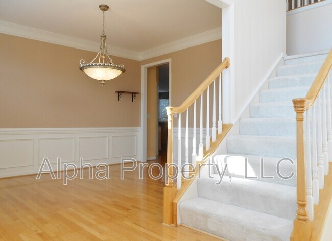 Building Photo - 1205 Carriage Park Cir