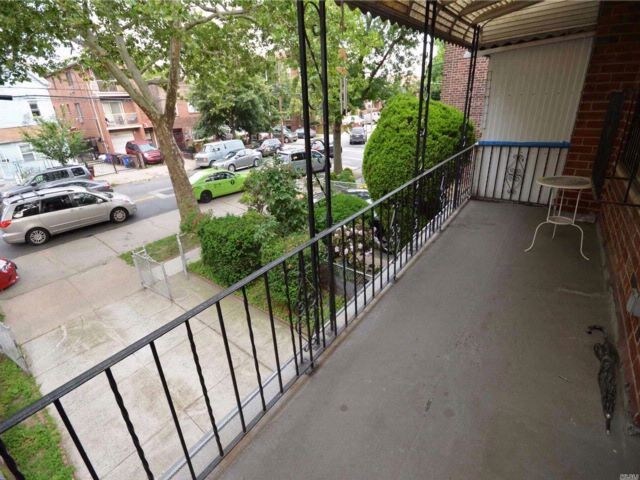 Foto principal - 46-28-46-65 65th Pl