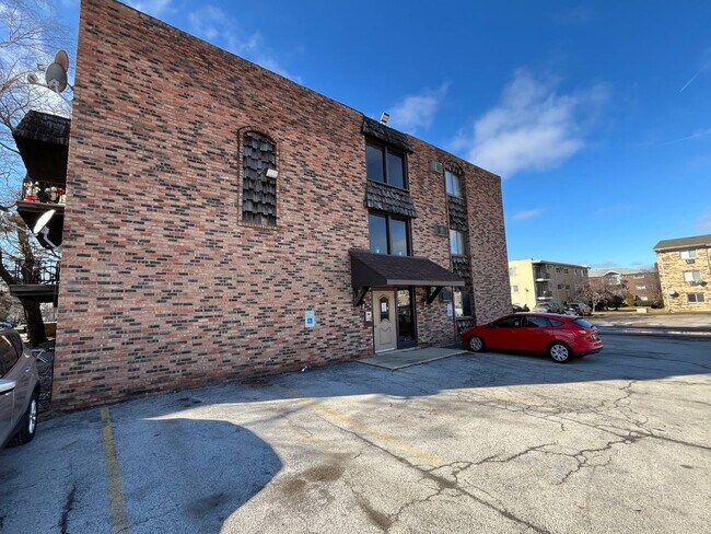Foto del edificio - 17745 Rosewood Dr
