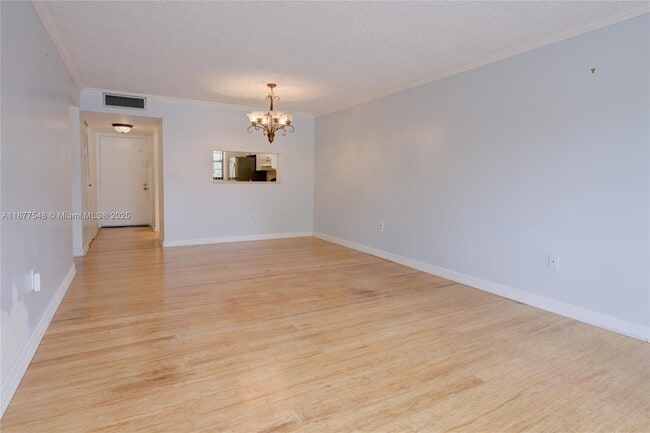 Building Photo - 10835 SW 112th Ave