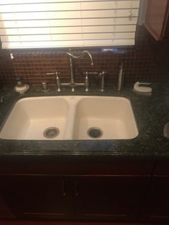 Elegant countertop and faucet - 1861 Pandora Ave